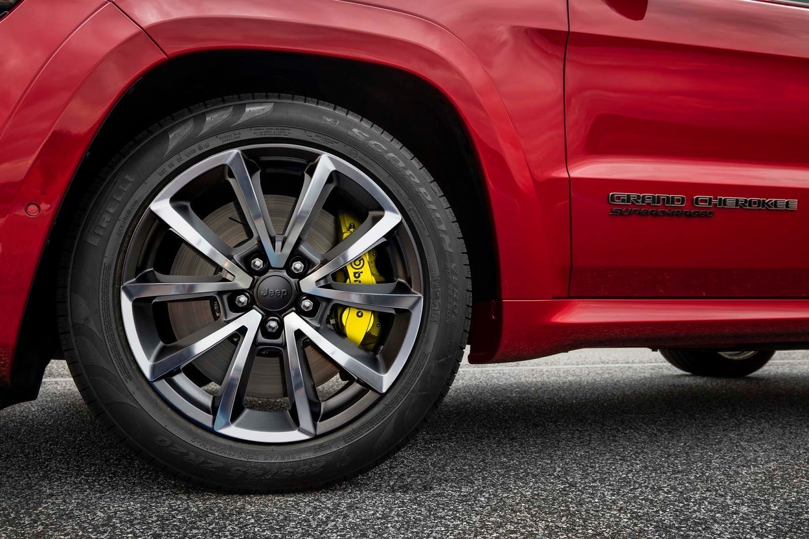 Jeep Grand Cherokee Trackhawk: motor V8 y más de 700 CV para un SUV muy bestia