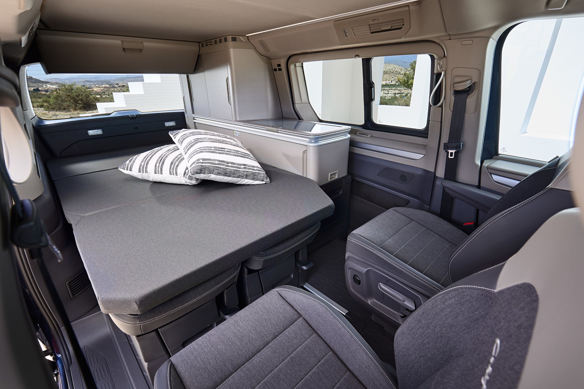 Nueva Volkswagen California: Libertad máxima para escapadas con motor híbrido enchufable