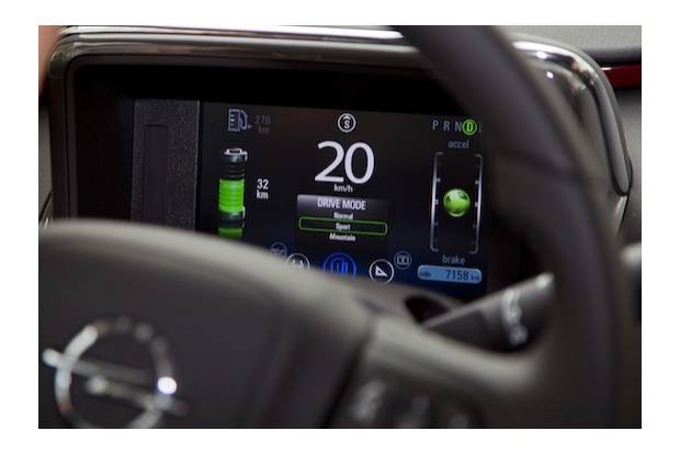 Comparativa: Opel Ampera vs Toyota Prius