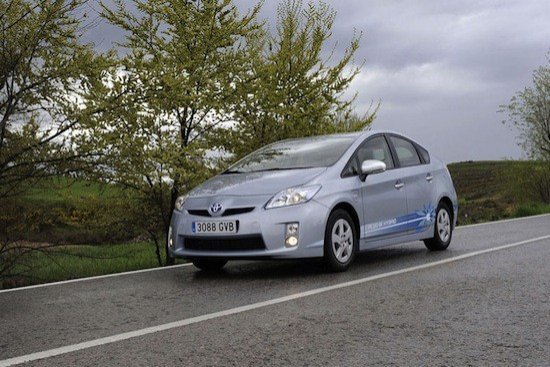 Comparativa: Opel Ampera vs Toyota Prius