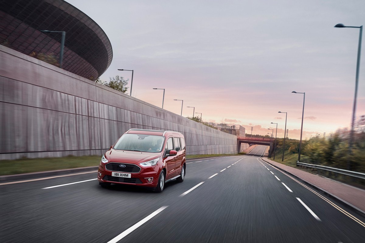 Ford actualiza sus Tourneo Connect y Courier