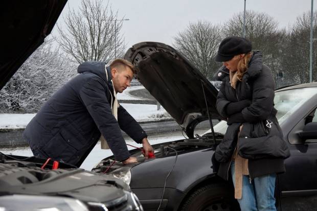 5 claves para saber qué hacer si te quedas sin batería en el coche
