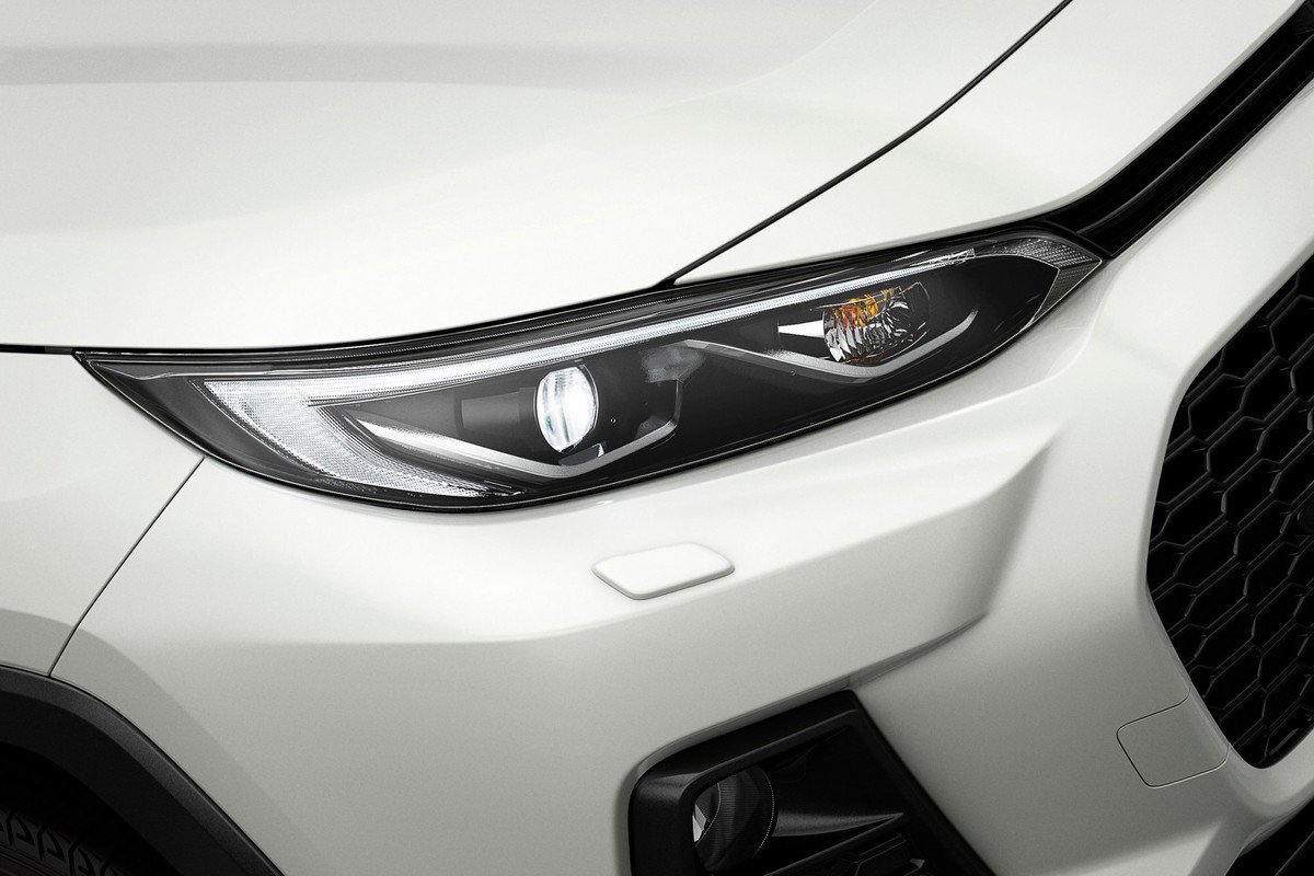Prueba Suzuki Across: el buque insignia de la marca, tracción total e híbrido enchufable