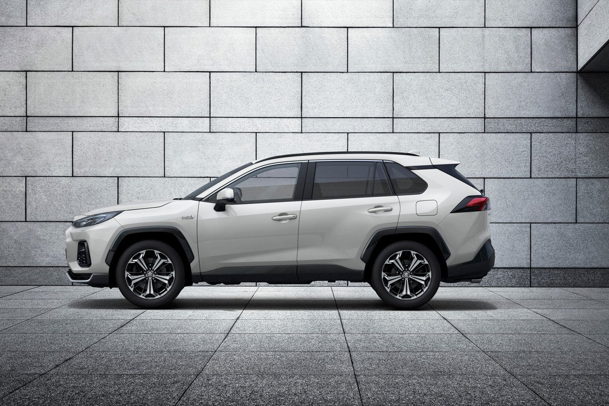 Prueba Suzuki Across: el buque insignia de la marca, tracción total e híbrido enchufable