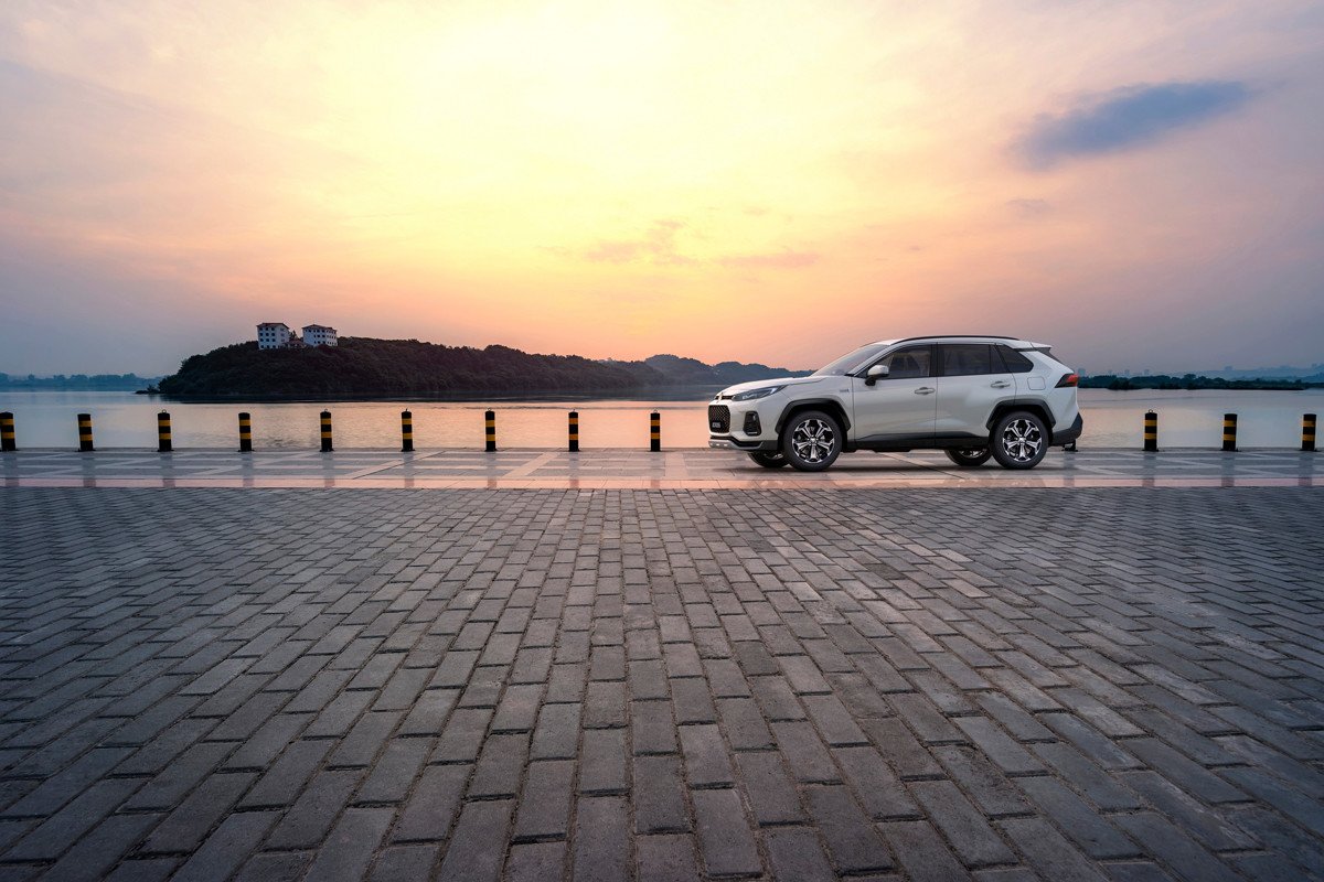 Prueba Suzuki Across: el buque insignia de la marca, tracción total e híbrido enchufable