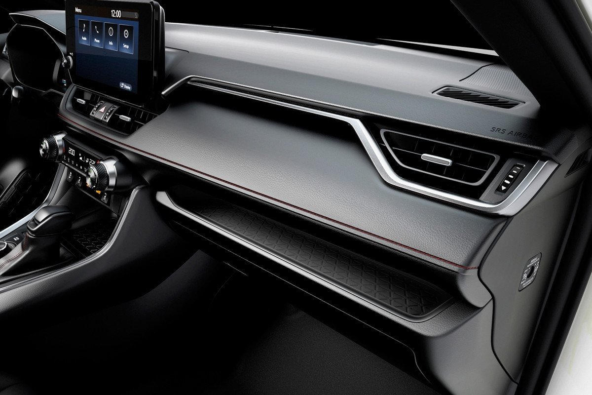 Prueba Suzuki Across: el buque insignia de la marca, tracción total e híbrido enchufable