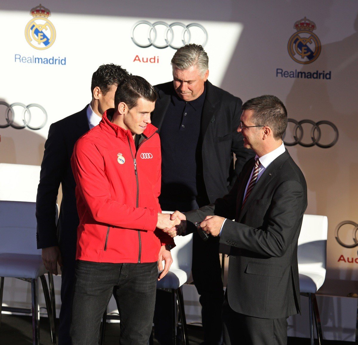 Audi entrega los nuevos coches al Real Madrid para la temporada 2013/14