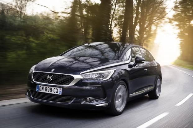 DS 5 incorpora un nuevo motor de gasolina, el más potente de la gama