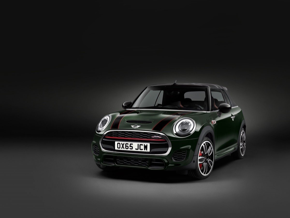 Nuevo MINI John Cooper Works Cabrio: el MINI descapotable más deportivo