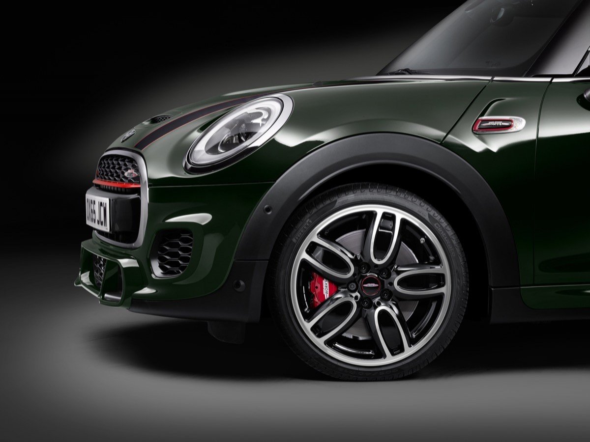 Nuevo MINI John Cooper Works Cabrio: el MINI descapotable más deportivo