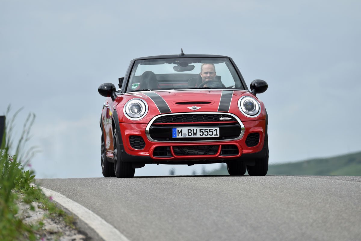 Nuevo MINI John Cooper Works Cabrio: el MINI descapotable más deportivo
