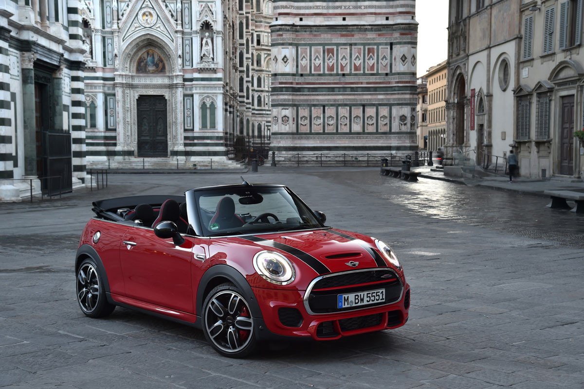 Nuevo MINI John Cooper Works Cabrio: el MINI descapotable más deportivo