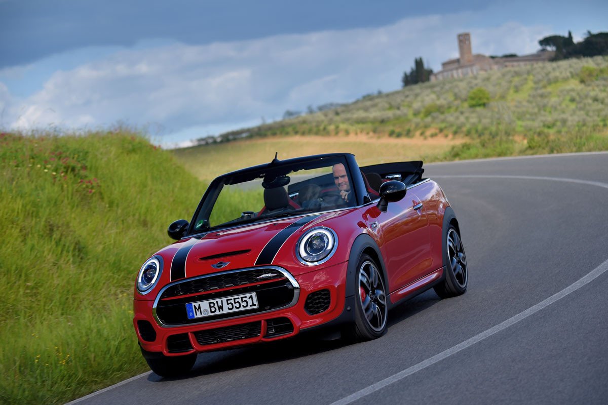 Nuevo MINI John Cooper Works Cabrio: el MINI descapotable más deportivo