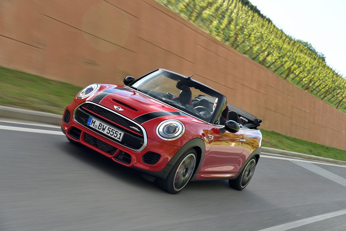 Nuevo MINI John Cooper Works Cabrio: el MINI descapotable más deportivo