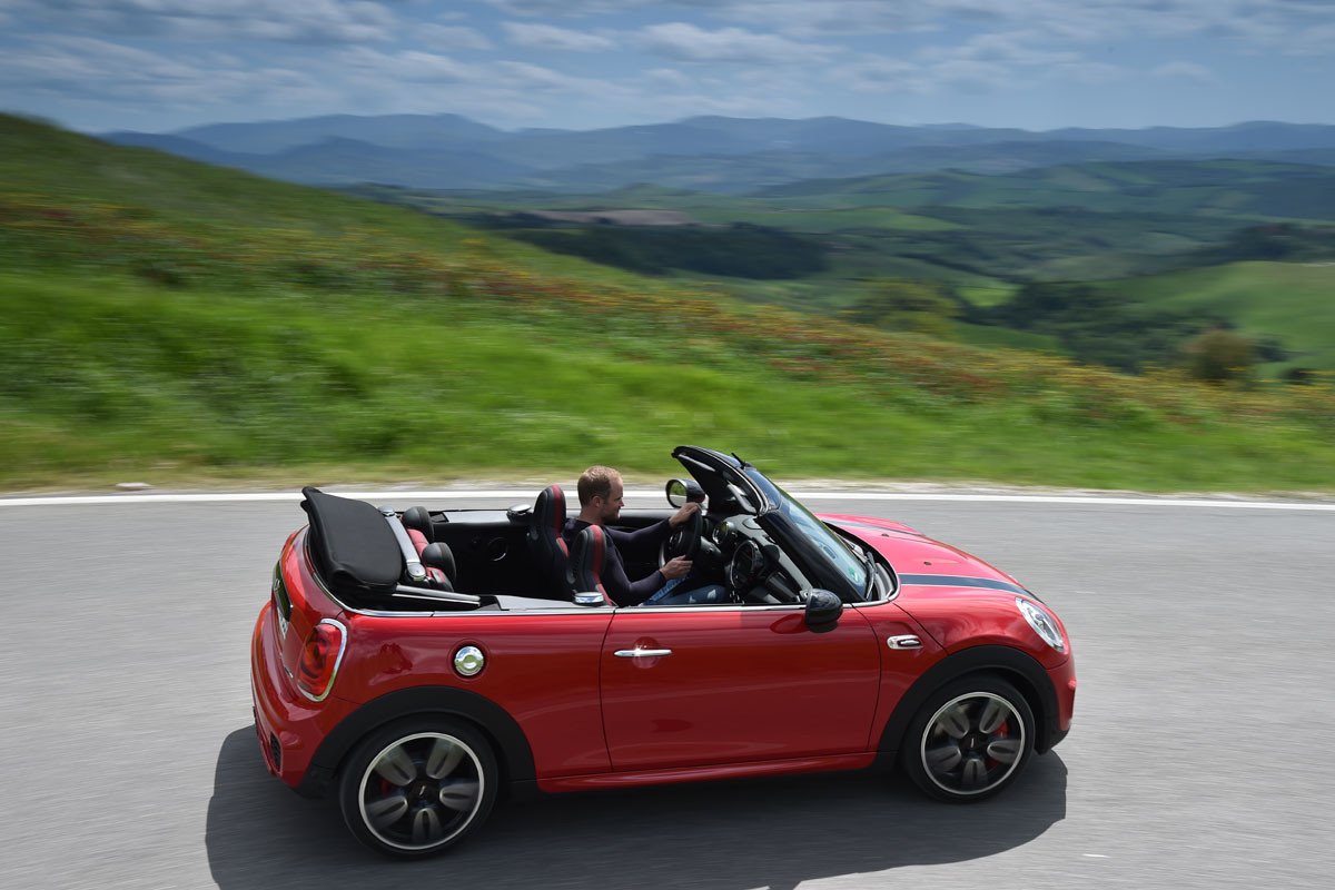 Nuevo MINI John Cooper Works Cabrio: el MINI descapotable más deportivo