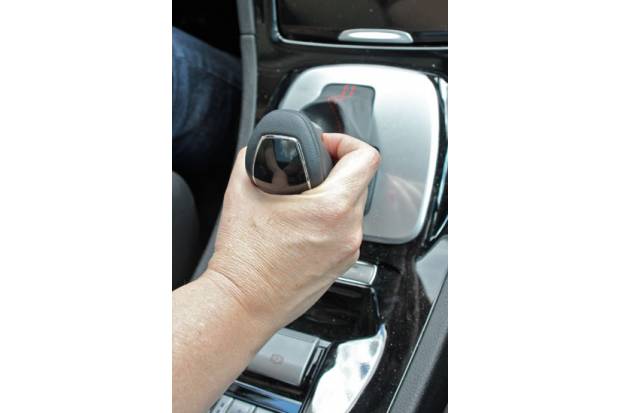 ¿Son más seguros los coches con cambio automático?