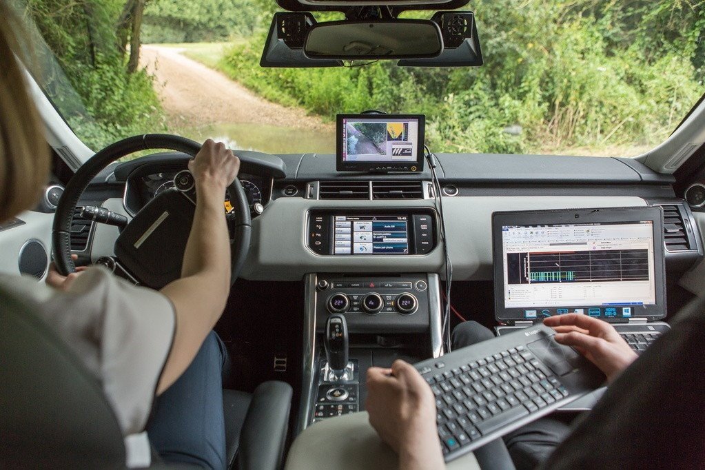 Nuevas tecnologías todoterreno de Land Rover con conducción autónoma