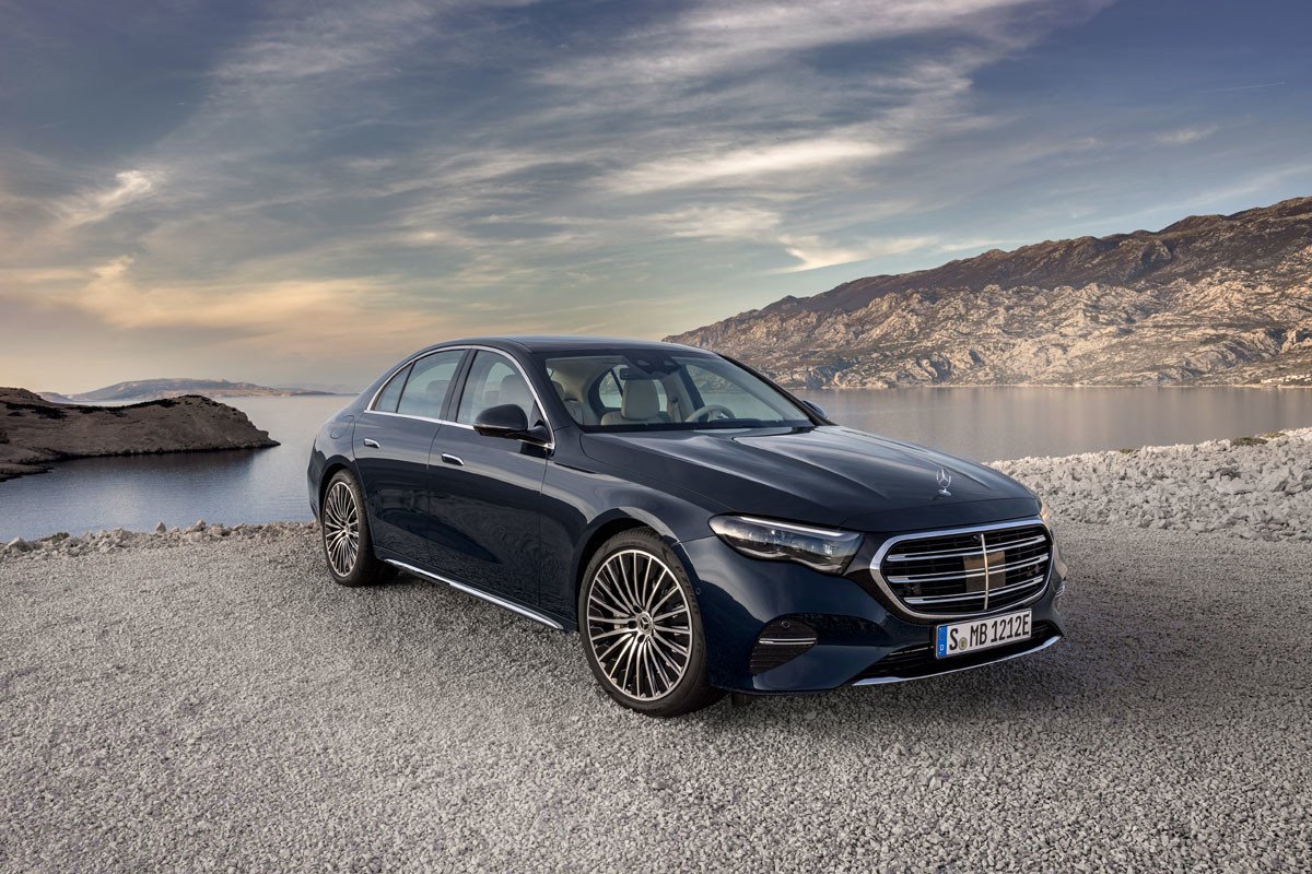 Todo sobre el nuevo Mercedes Clase E: nuevo diseño, más pantallas, motores híbridos