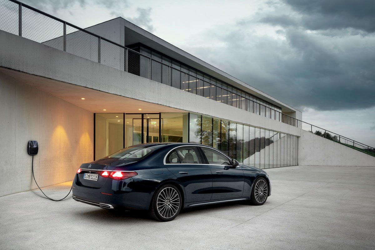 Todo sobre el nuevo Mercedes Clase E: nuevo diseño, más pantallas, motores híbridos