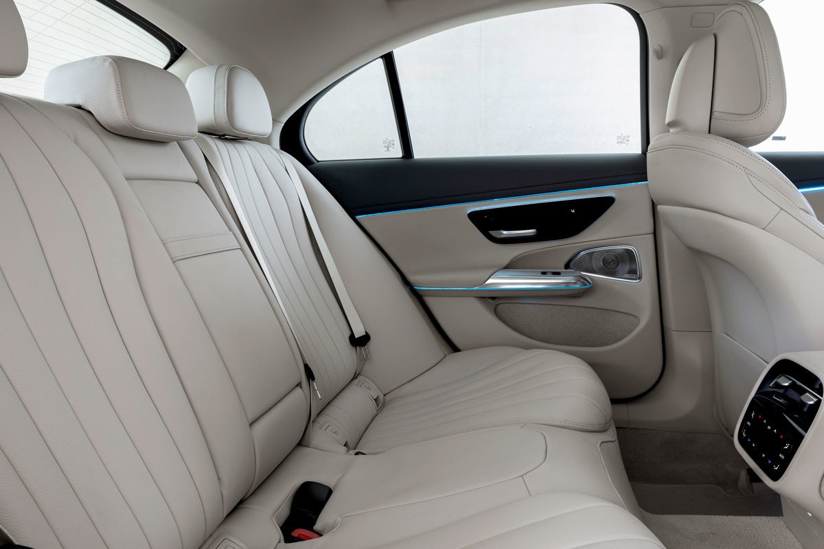 Todo sobre el nuevo Mercedes Clase E: nuevo diseño, más pantallas, motores híbridos