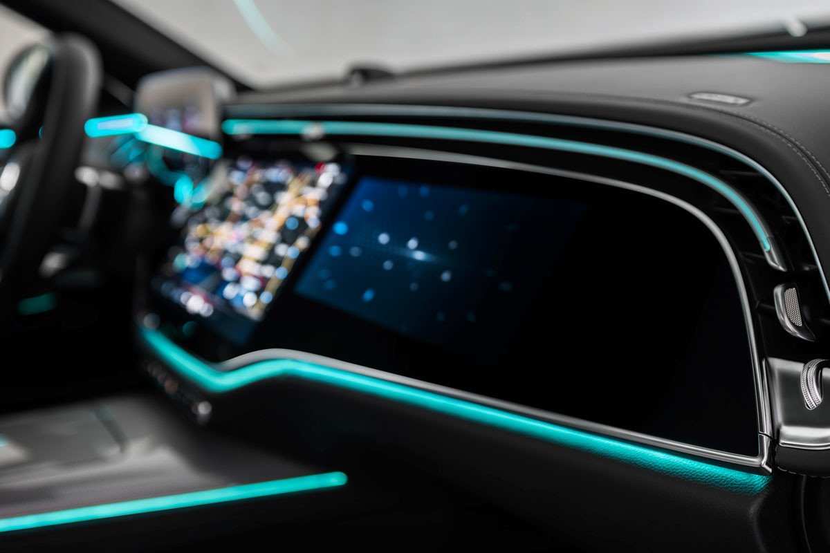 Todo sobre el nuevo Mercedes Clase E: nuevo diseño, más pantallas, motores híbridos