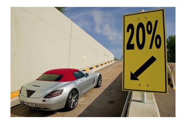 Mercedes SLS AMG Roadster: con techo de lona, y sin “alas de gaviota”