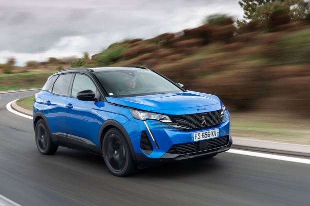 Nuevos Peugeot 3008 y 5008 Hybrid con etiqueta ECO desde 36.000 y 40.000 euros