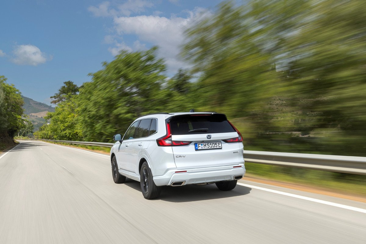 Prueba Honda CR-V: más grande, tecnológico y estrenando mecánica híbrida enchufable