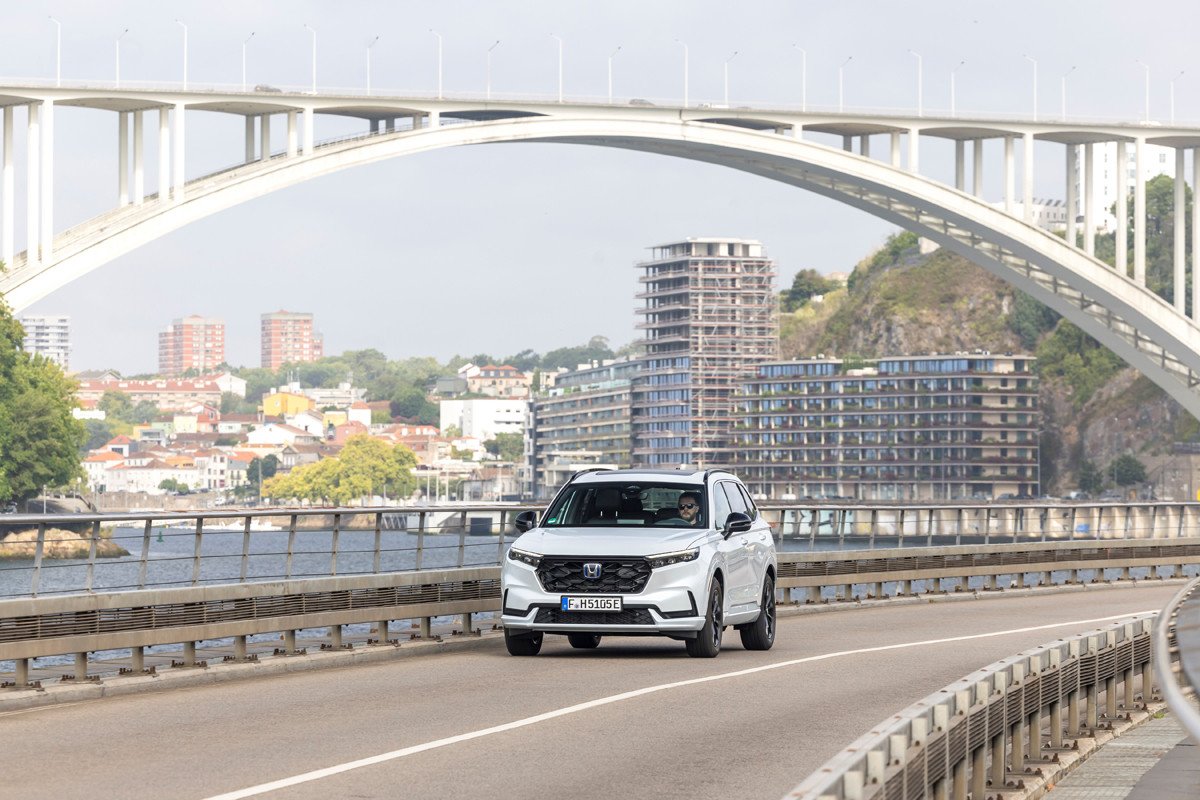 Prueba Honda CR-V: más grande, tecnológico y estrenando mecánica híbrida enchufable