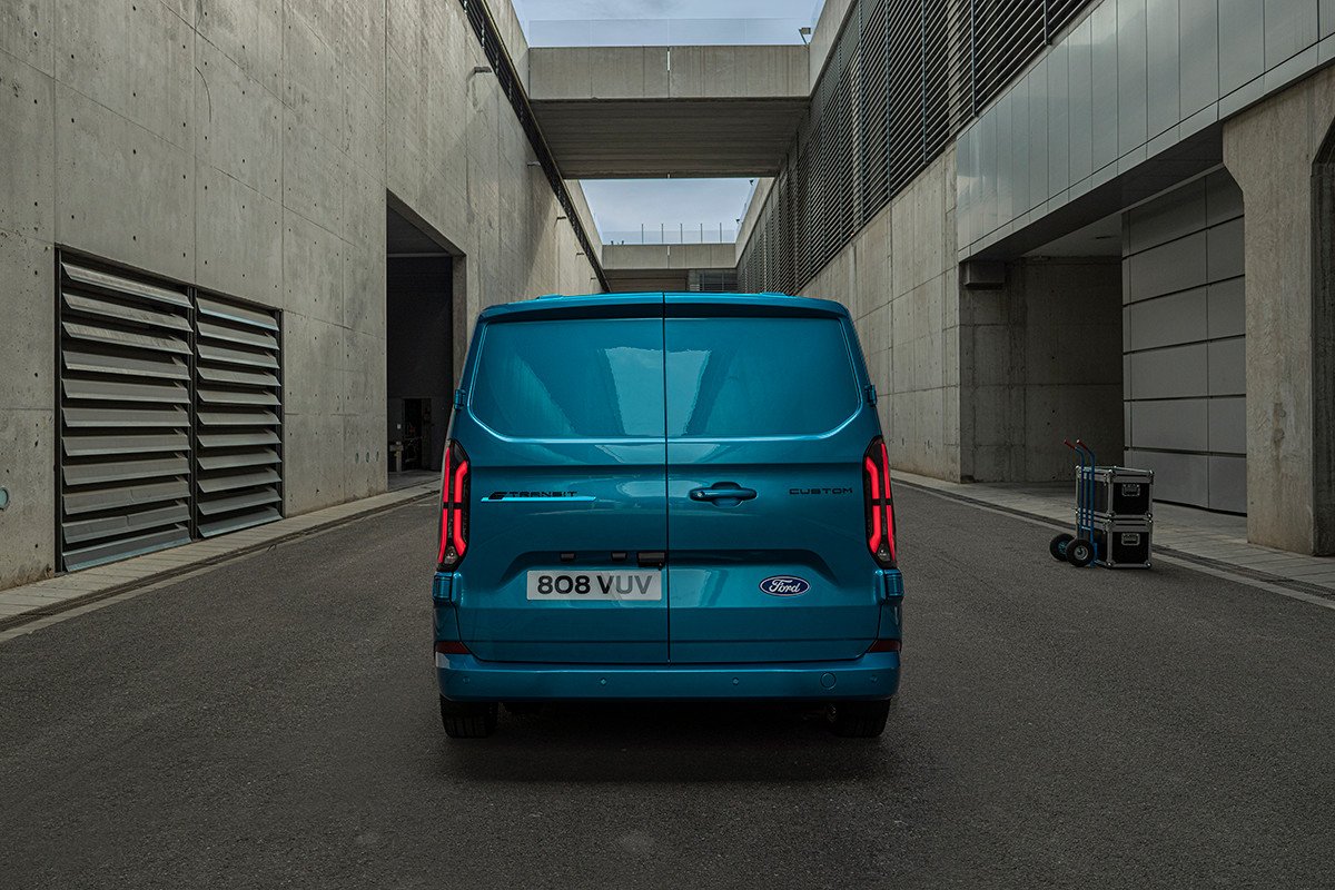 Nueva Ford E-Transit Custom, la revolución eléctrica para los pequeños negocios