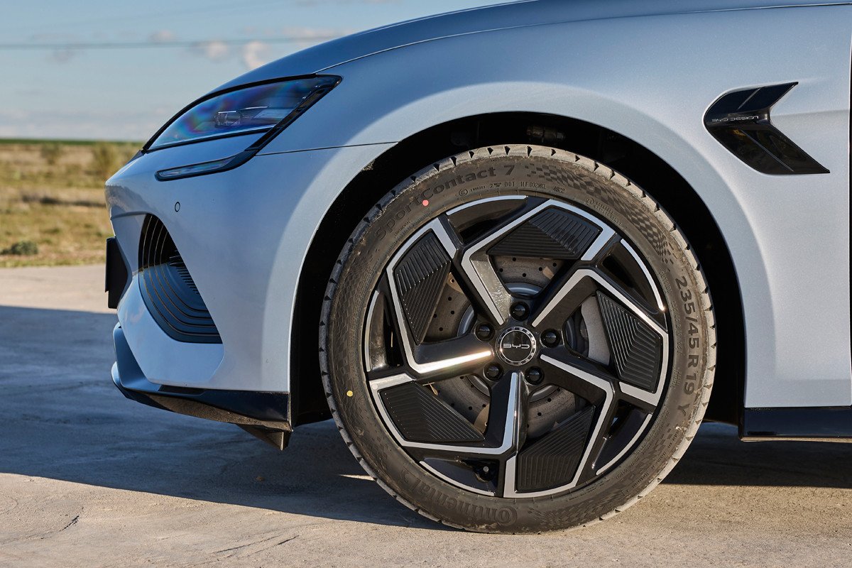Prueba BYD Seal: la berlina eléctrica que rivaliza directamente con el Tesla Model 3