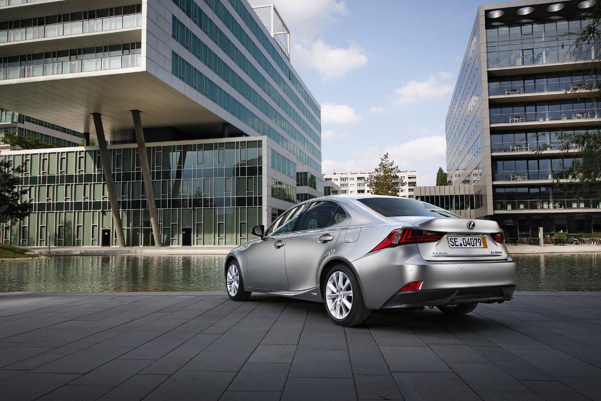 Lexus IS 300h, el nuevo híbrido sustituye al diésel