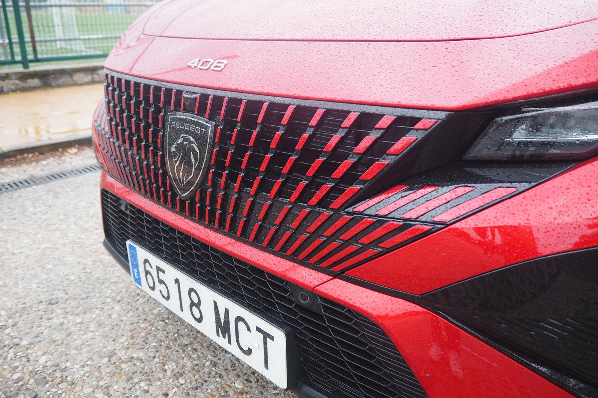 Prueba Peugeot 408
