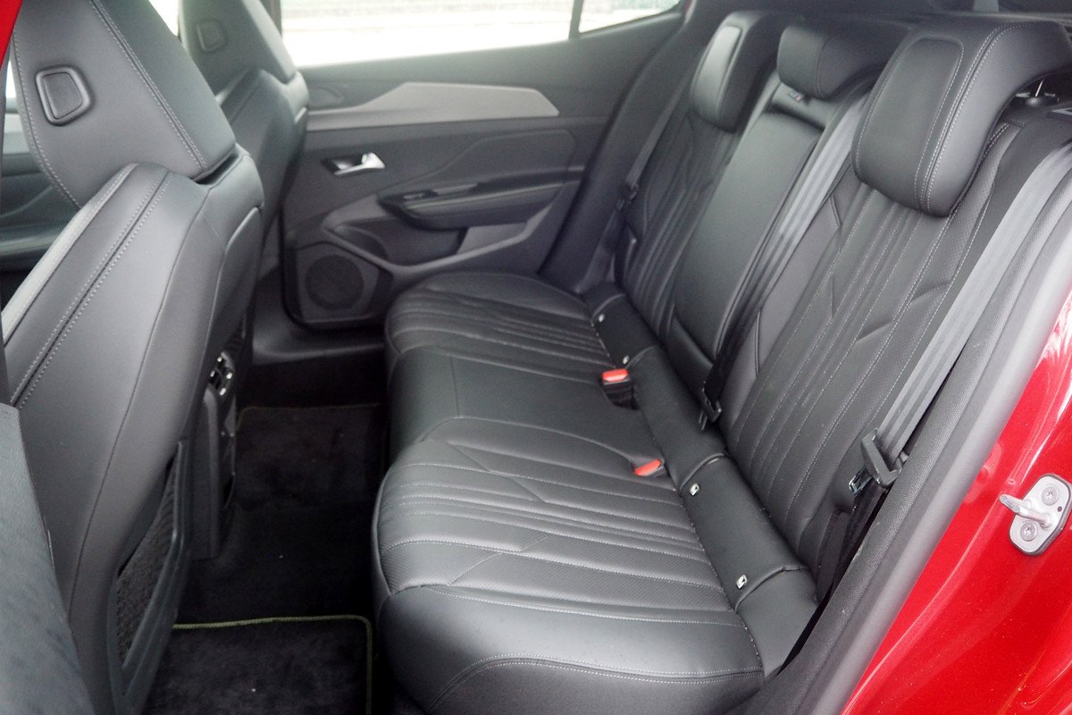 Prueba Peugeot 408
