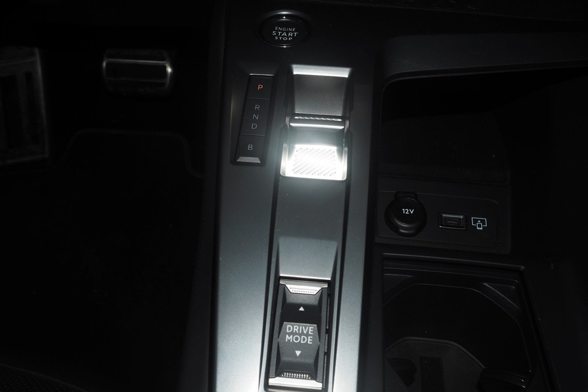 Prueba y opinión del Peugeot 408: interior, precio y análisis del acabado GT