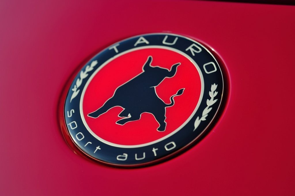 Tauro V8 Spyder: nuevo coche deportivo español