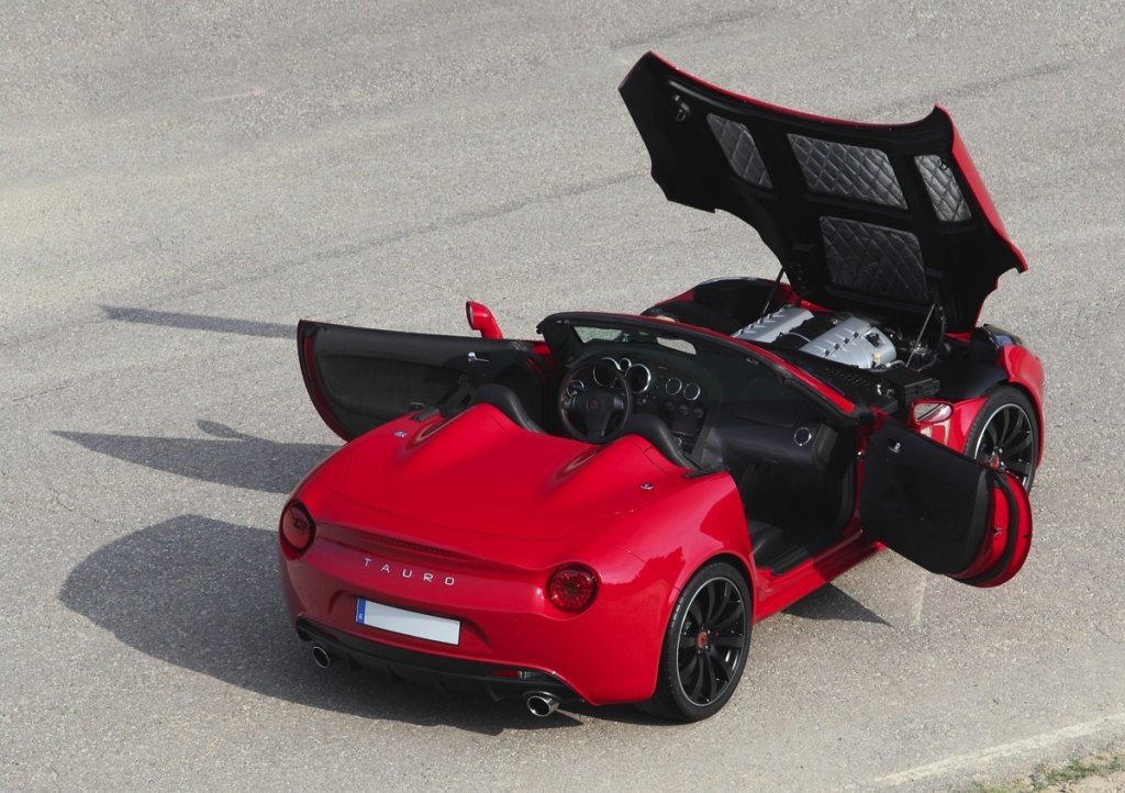 Tauro V8 Spyder: nuevo coche deportivo español