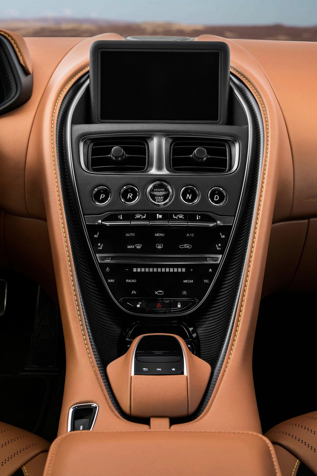 Aston Martin DB11 AMR, todavía más deportivo