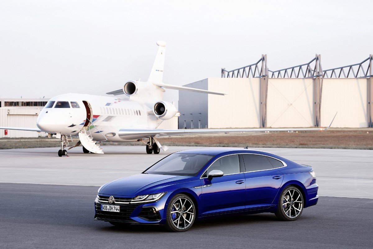 Volkswagen Arteon: rediseño con versión híbrida enchufable y R