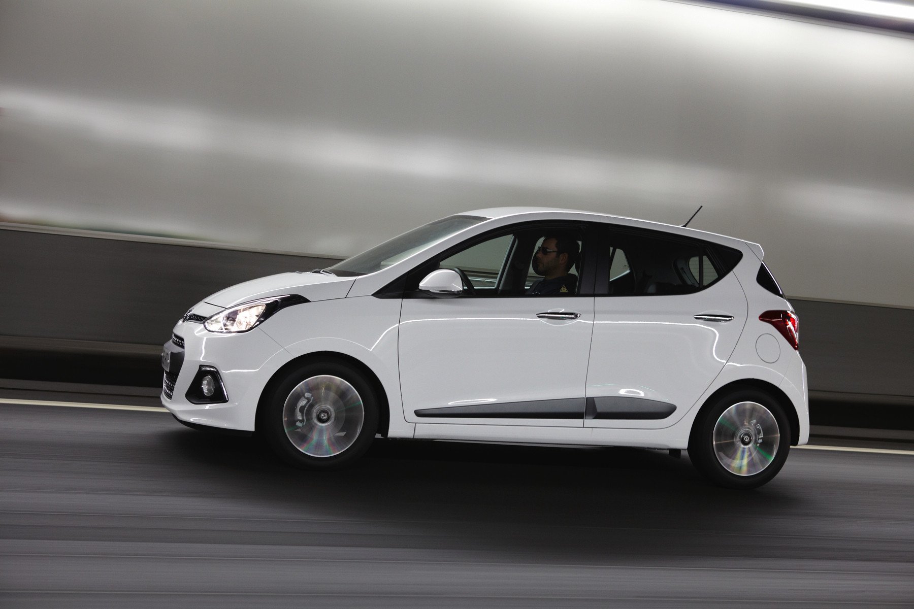 Prueba nuevo Hyundai i10: un coche urbano para salir de la ciudad