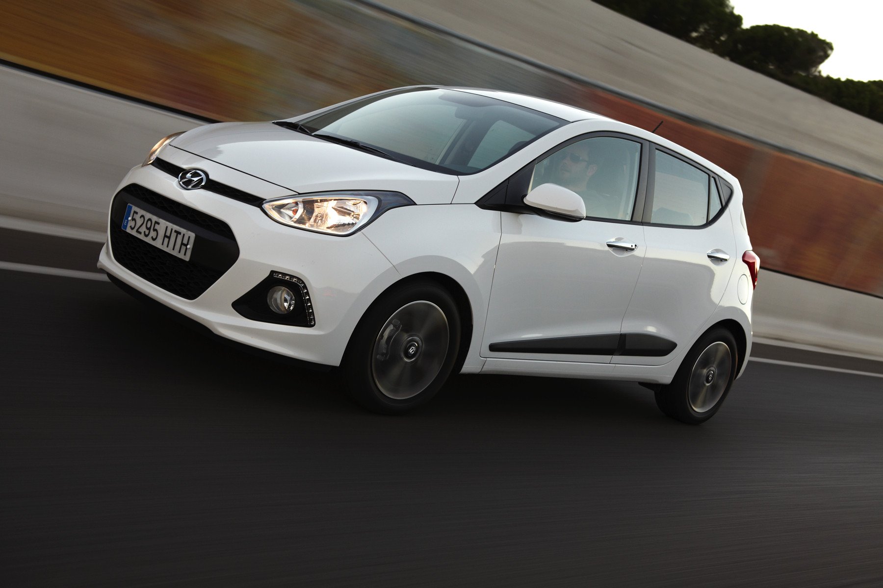 Prueba nuevo Hyundai i10: un coche urbano para salir de la ciudad