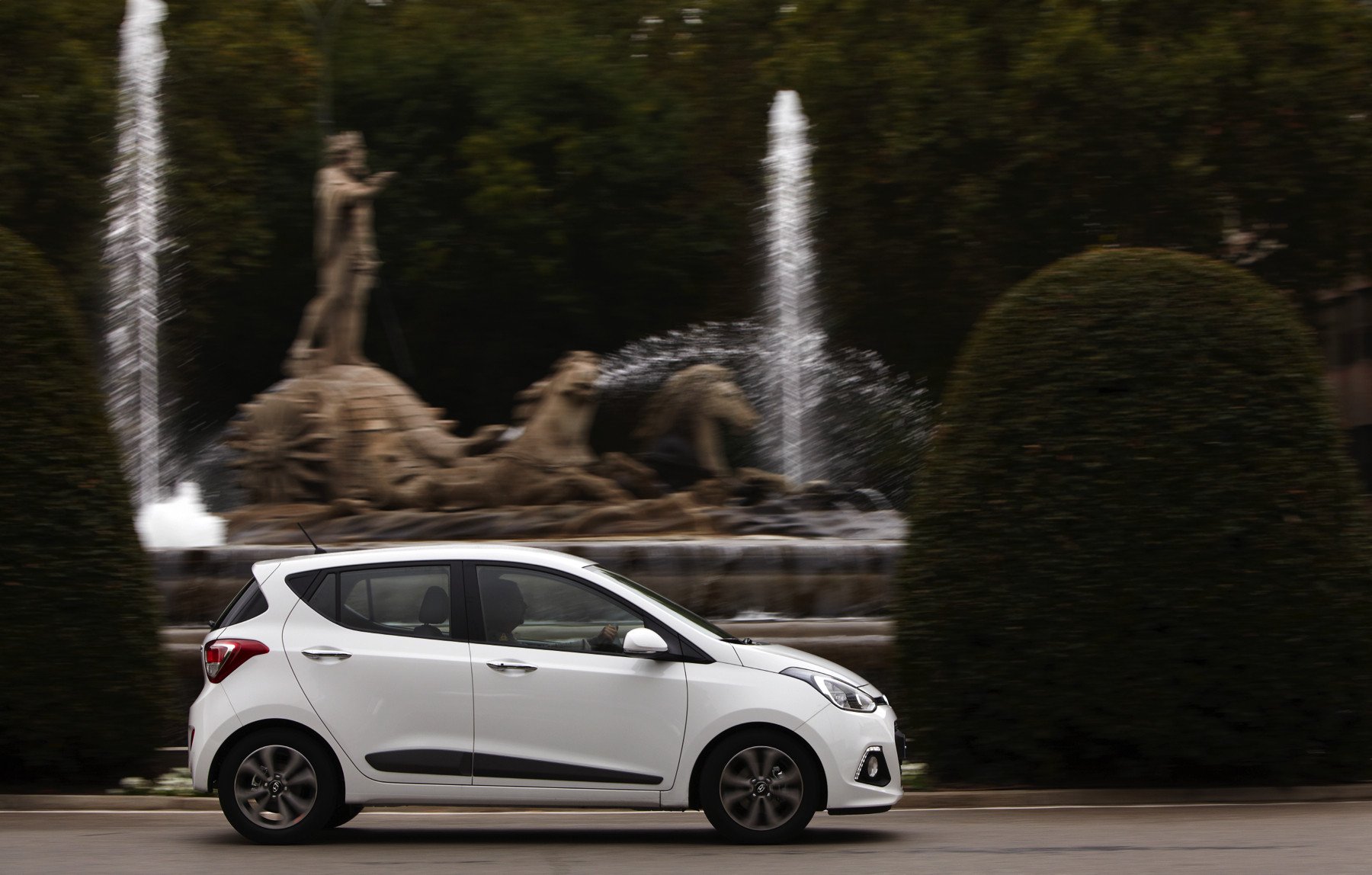Prueba nuevo Hyundai i10: un coche urbano para salir de la ciudad