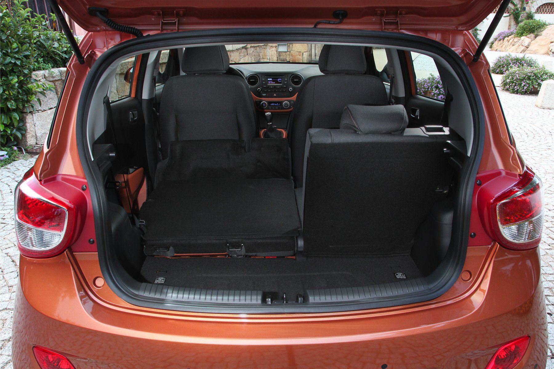 Prueba nuevo Hyundai i10: un coche urbano para salir de la ciudad