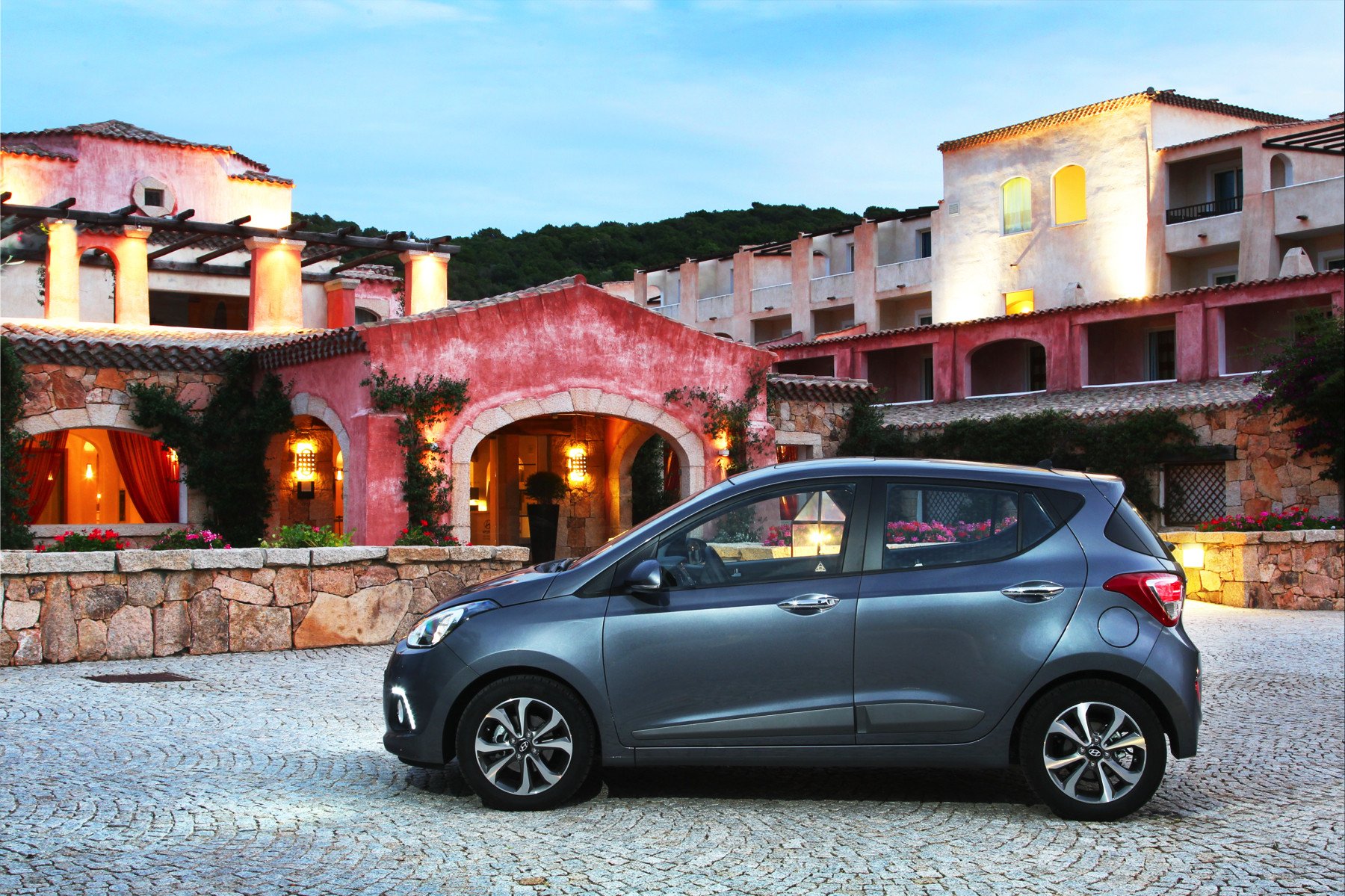 Prueba nuevo Hyundai i10: un coche urbano para salir de la ciudad