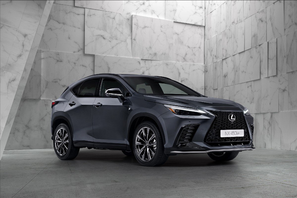 Nuevo Lexus NX 2021: híbrido enchufable, revolución interior y diseño evolutivo