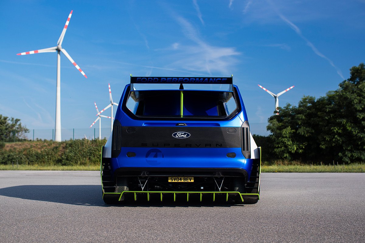 Ford Pro SuperVan Electric, 2.000 CV de potencia