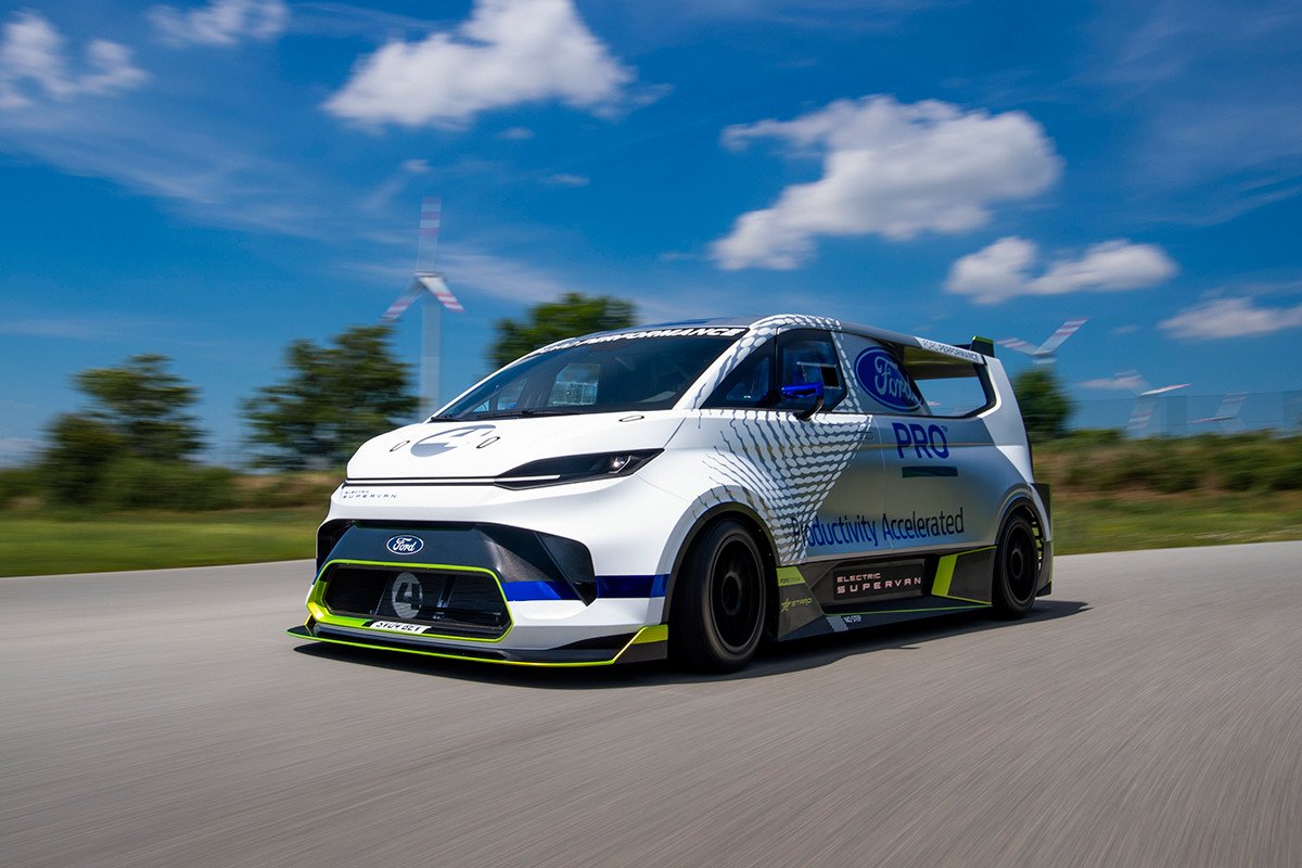 Ford Pro SuperVan Electric, 2.000 CV de potencia