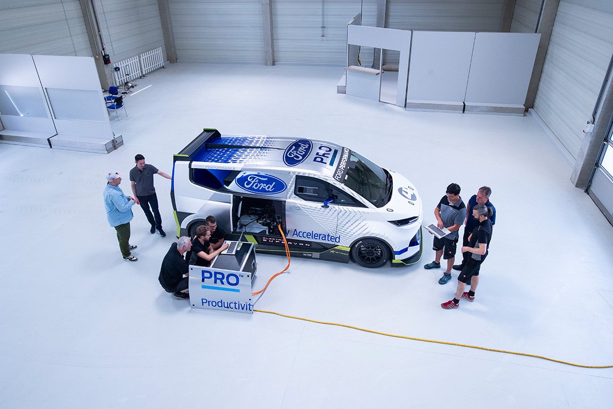 Ford Pro SuperVan Electric, 2.000 CV de potencia