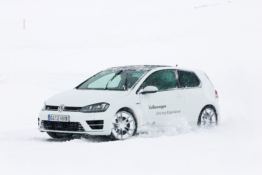 Nuevo Volkswagen Golf R: Prueba sobre hielo