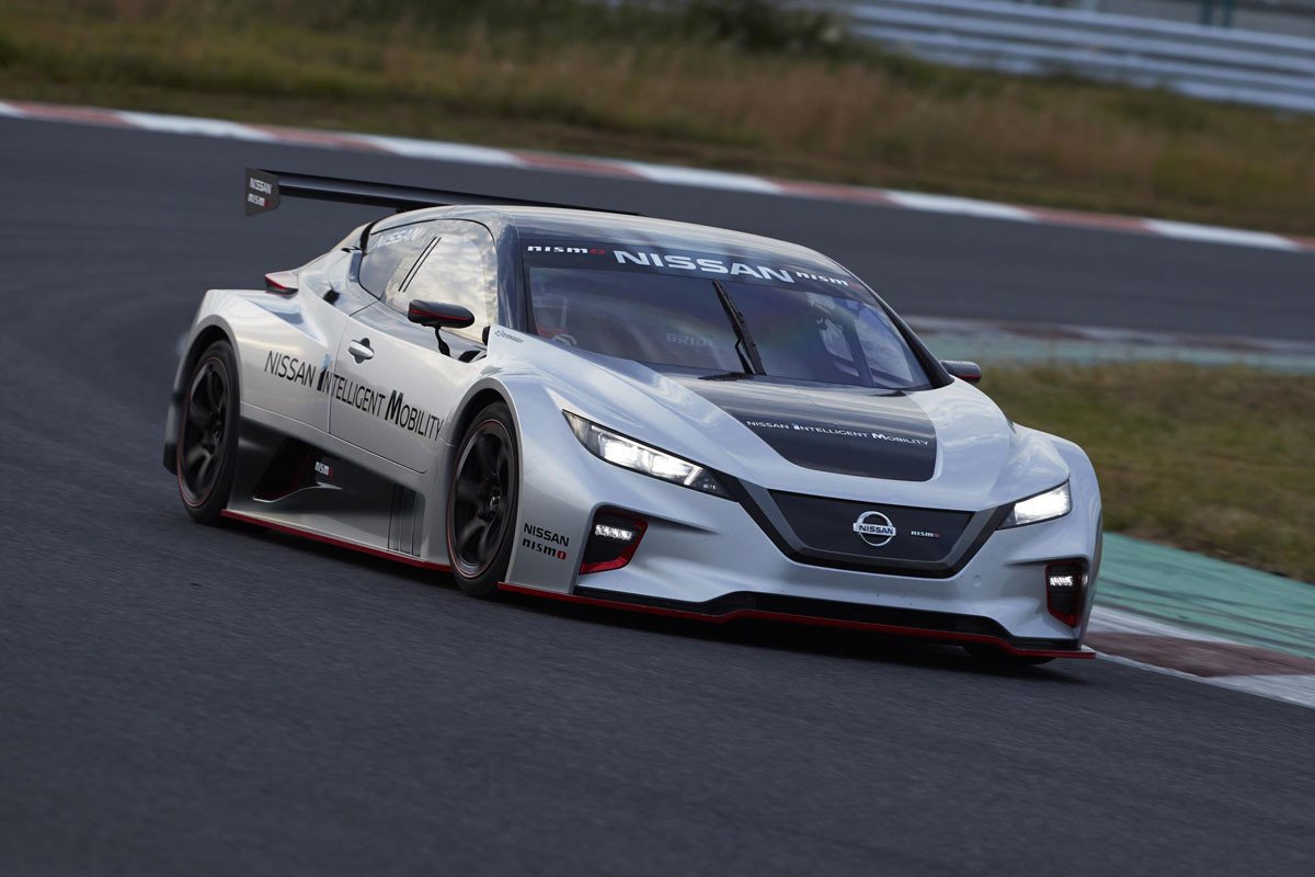 Nissan ya tiene su coche de carreras eléctrico: Leaf NISMO RC